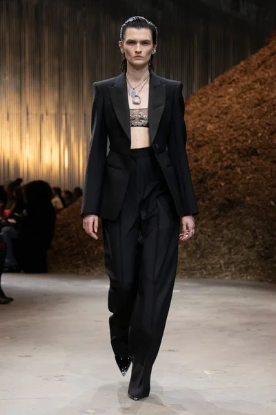 Look 34